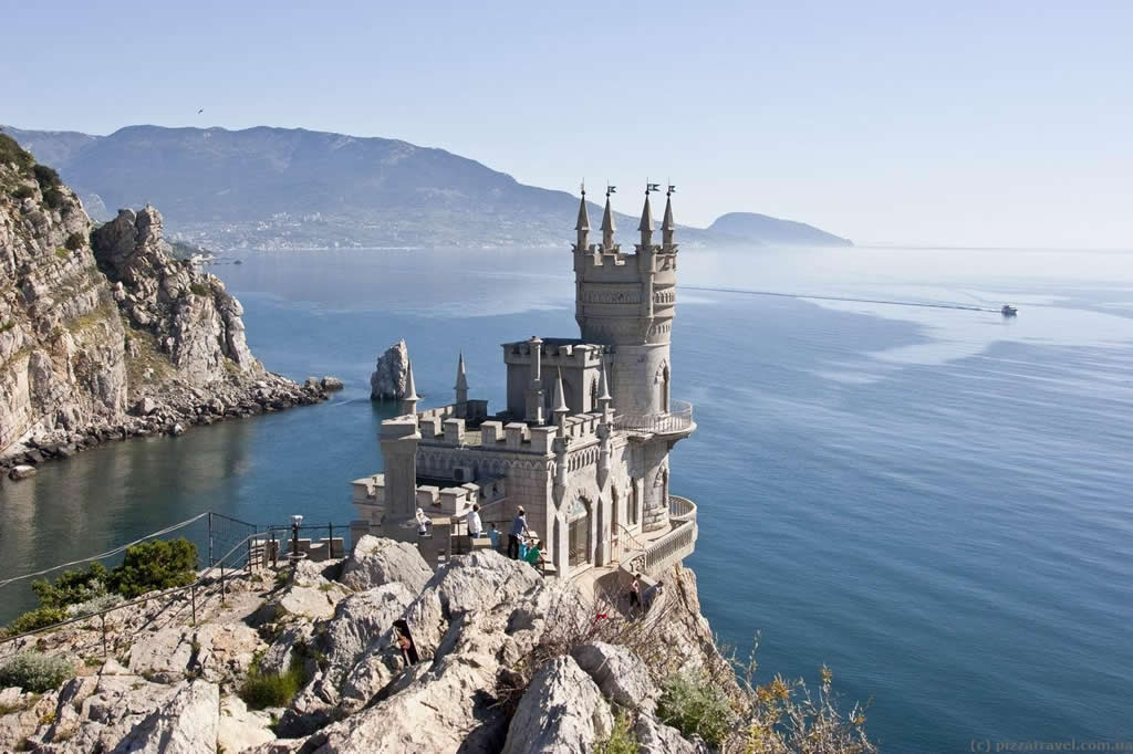 Замок «Ласточкино гнездо» в Крыму