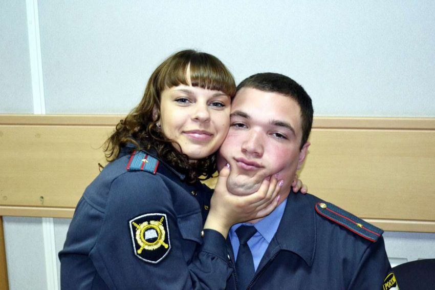 Лица девушек из российской полиции