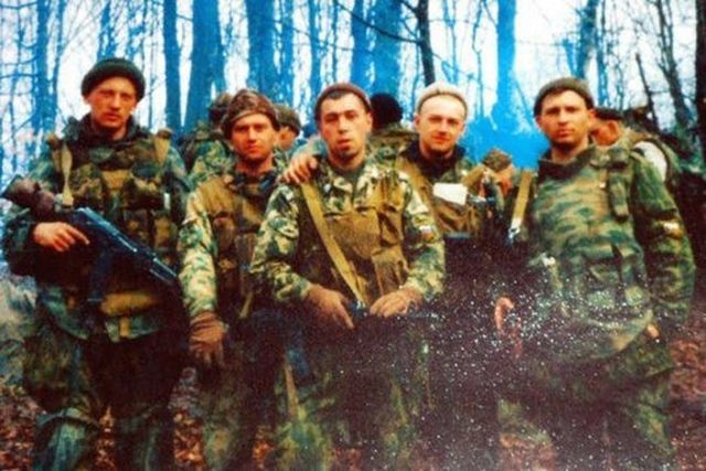 Герои, павшие в неравном бою Герои, павшие в неравном бою
