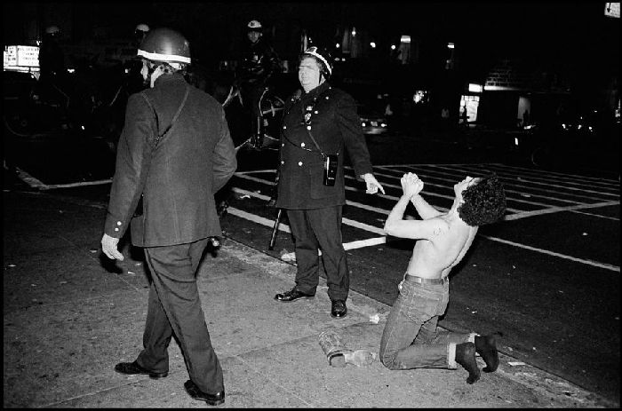 Из жизни нью-йоркской полиции 70-х Из жизни нью-йоркской полиции 70-х