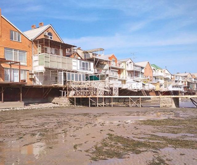 Азовское море сдает свои позиции
