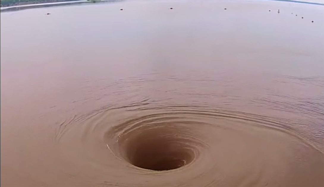 Самые опасные водовороты мира