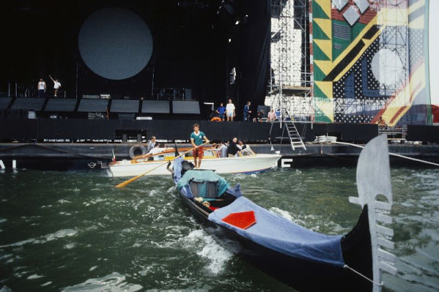 Pink Floyd на площади Сан-Марко в 1989 году Pink Floyd на площади Сан-Марко в 1989 году