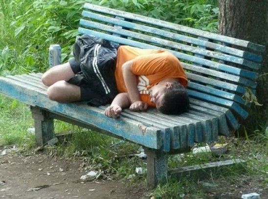 История одной лавочки в России