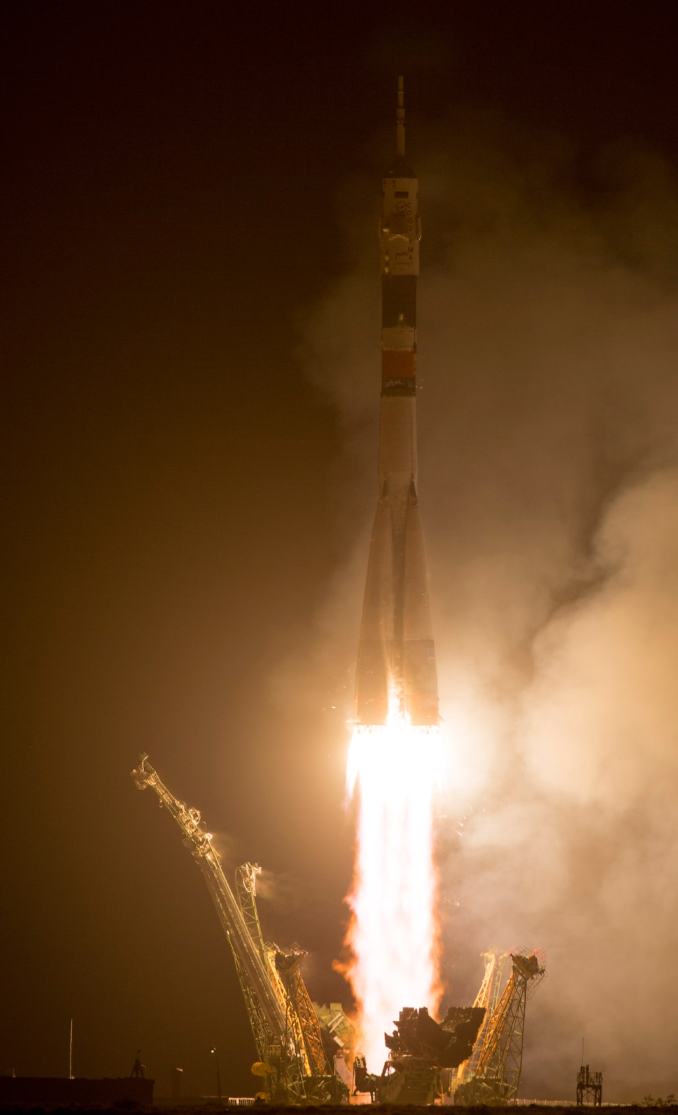 Старт космического корабля «Союз ТМА-13М» Старт космического корабля «Союз ТМА-13М»