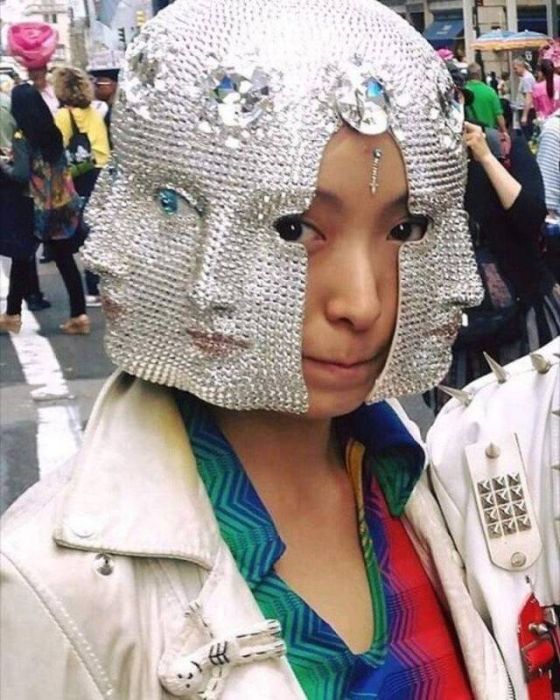 Странная современная мода