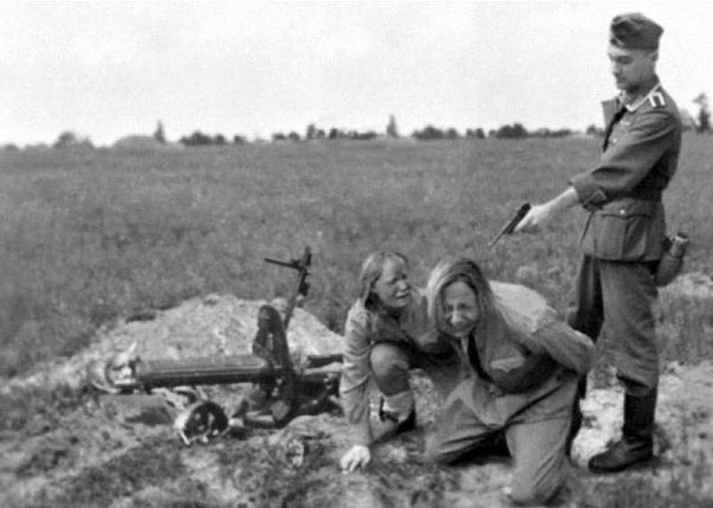 Фотомонтаж как инструмент пропаганды в ВОВ (25 фото) Фотомонтаж как инструмент пропаганды в ВОВ (25 фото)