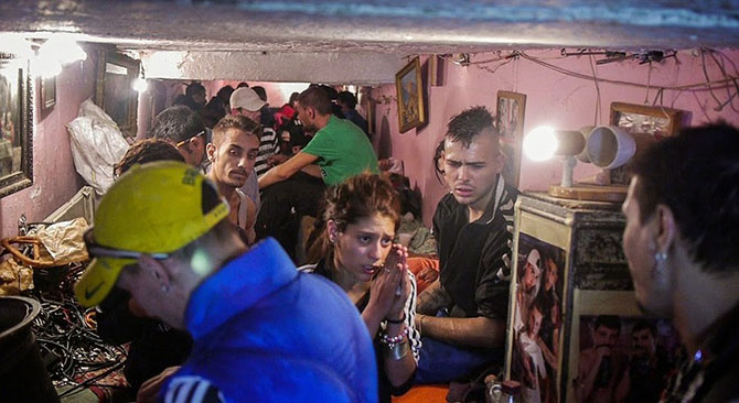 10 современных общин со всего мира, которые живут под землей 10 современных общин со всего мира, которые живут под землей