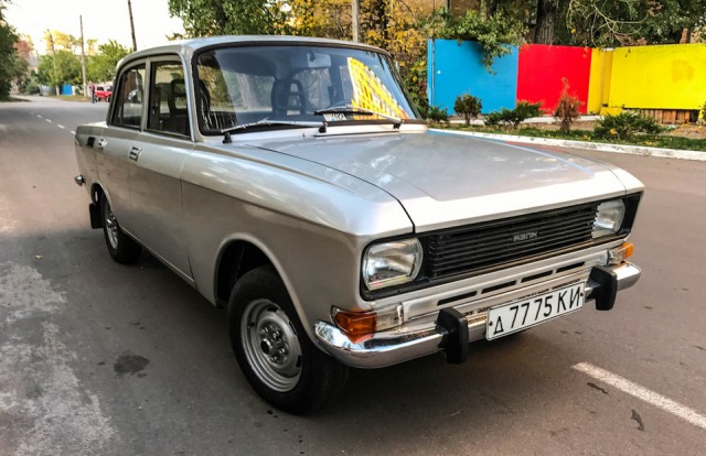 «Москвич-2140» в заводском цвете металлик
