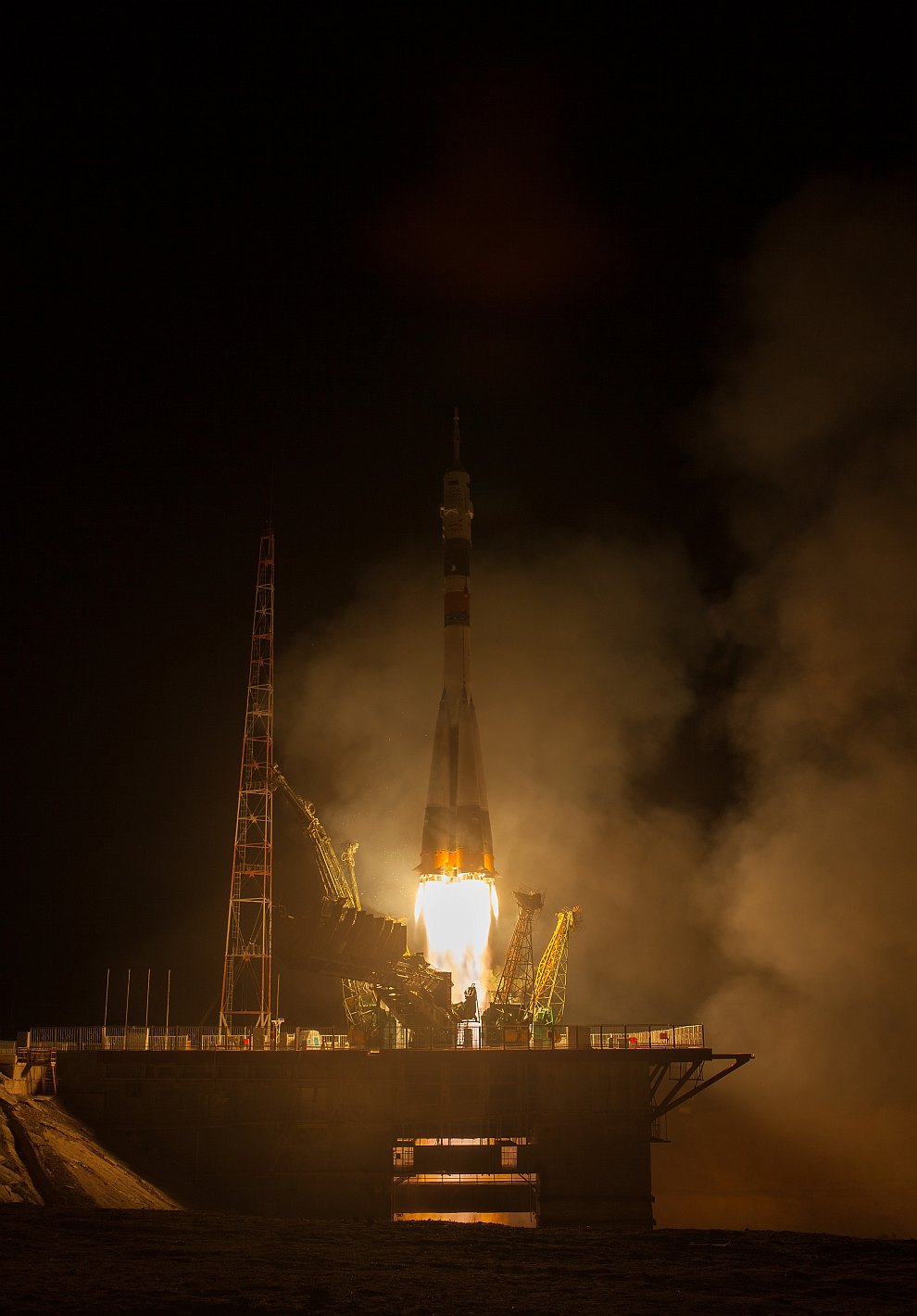 Старт космического корабля «Союз ТМА-08М» с Байконура Старт космического корабля «Союз ТМА-08М» с Байконура