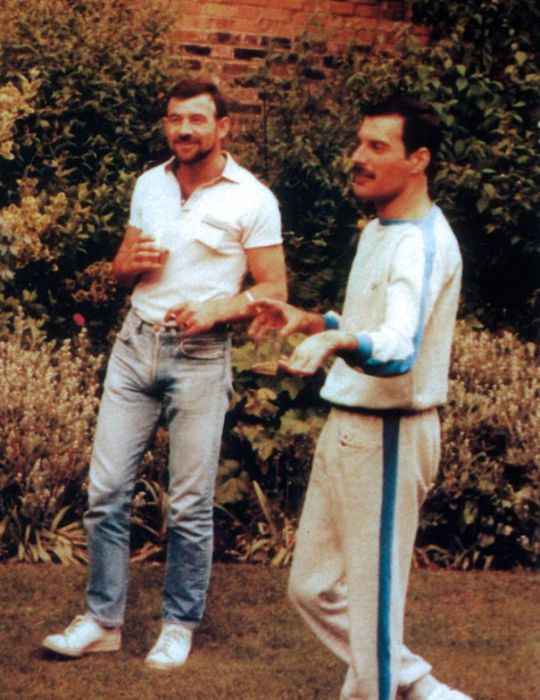 В сети опубликовали фото последнего бойфренда Фредди Меркьюри Джима Хаттона