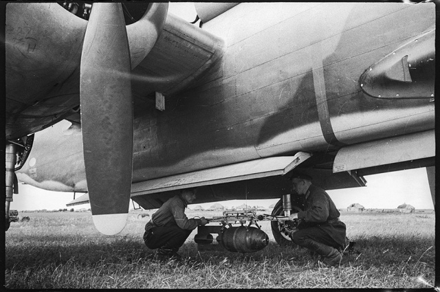 Архивные снимки Второй мировой войны, сделанные советским фотокорреспондентом Архивные снимки Второй мировой войны, сделанные советским фотокорреспондентом