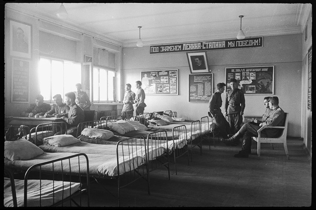 Архивные снимки Второй мировой войны, сделанные советским фотокорреспондентом Архивные снимки Второй мировой войны, сделанные советским фотокорреспондентом