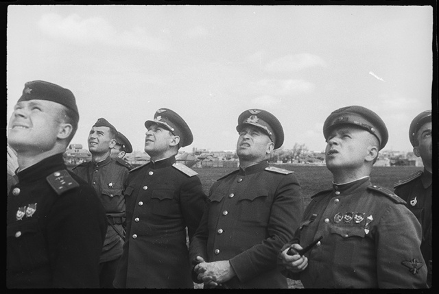 Архивные снимки Второй мировой войны, сделанные советским фотокорреспондентом Архивные снимки Второй мировой войны, сделанные советским фотокорреспондентом