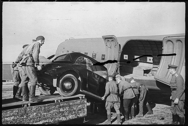 Архивные снимки Второй мировой войны, сделанные советским фотокорреспондентом Архивные снимки Второй мировой войны, сделанные советским фотокорреспондентом
