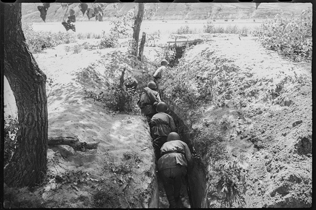Архивные снимки Второй мировой войны, сделанные советским фотокорреспондентом Архивные снимки Второй мировой войны, сделанные советским фотокорреспондентом