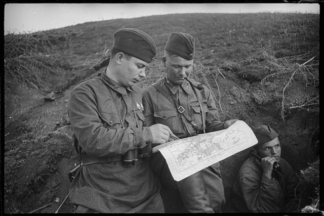 Архивные снимки Второй мировой войны, сделанные советским фотокорреспондентом Архивные снимки Второй мировой войны, сделанные советским фотокорреспондентом