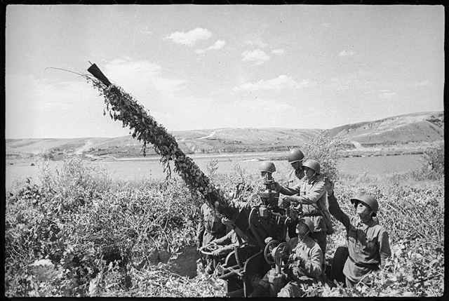 Архивные снимки Второй мировой войны, сделанные советским фотокорреспондентом Архивные снимки Второй мировой войны, сделанные советским фотокорреспондентом
