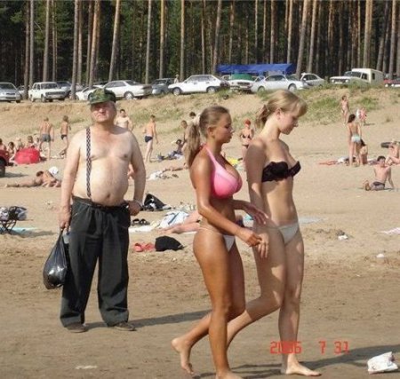 Приколы с девушками в бикини