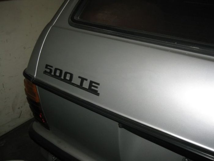 Забытый склад Mercedes-Benz AMG в Сан-Франциско