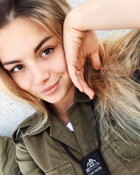 Очаровательные девушки