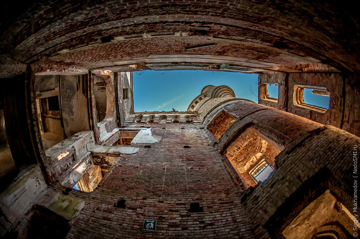 Готический замок во Владимирской области