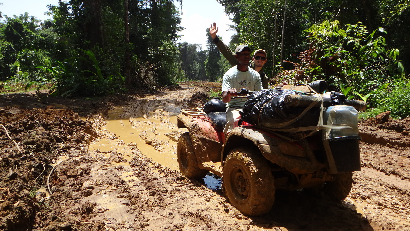Российский геолог рассказал, как искал золото в джунглях Российский геолог рассказал, как искал золото в джунглях