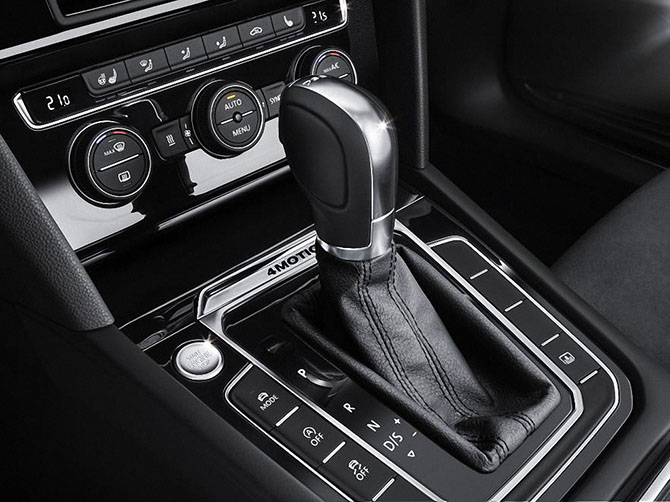 Лучший автомобиль 2015 года Лучший автомобиль 2015 года