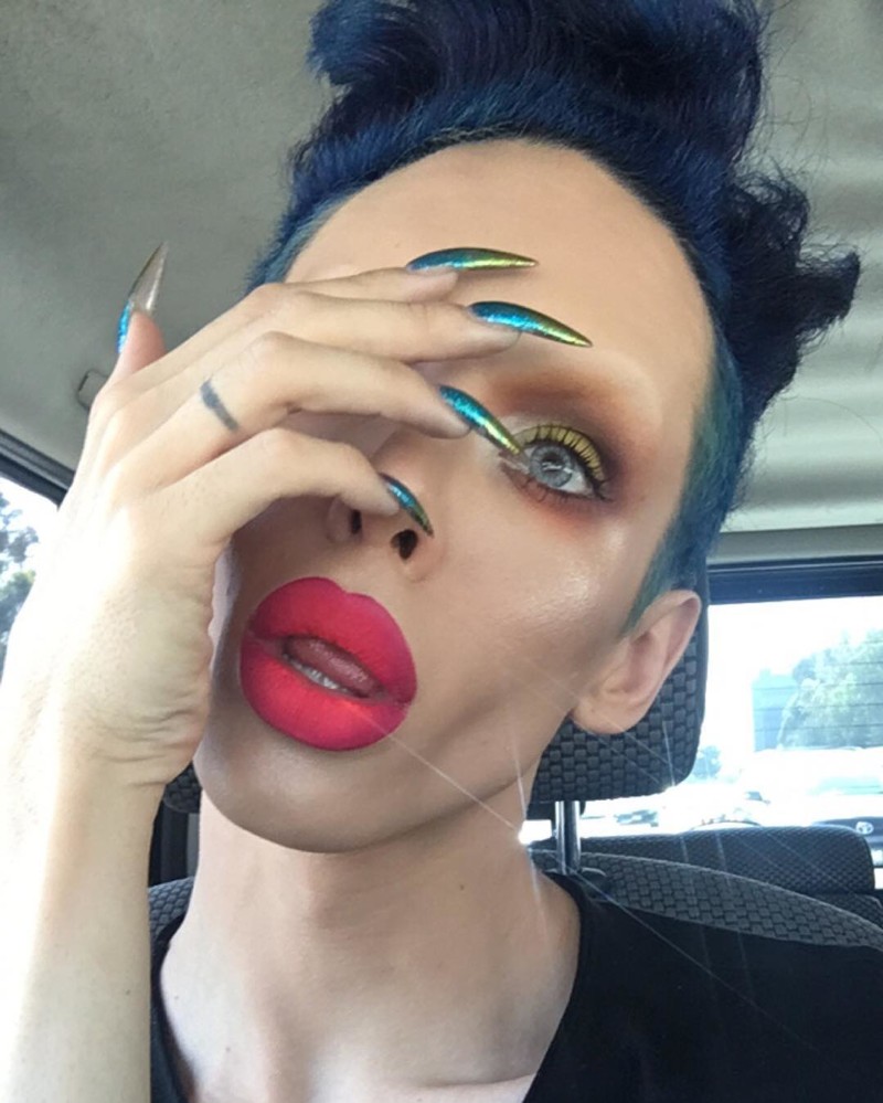 Трансформация в инопланетянина обошлась американцу в $50 000 Трансформация в инопланетянина обошлась американцу в $50 000