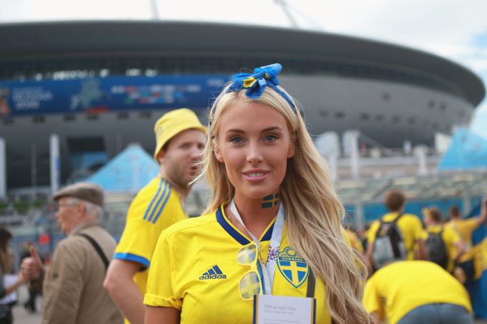 Очаровательные иностранные болельщицы
