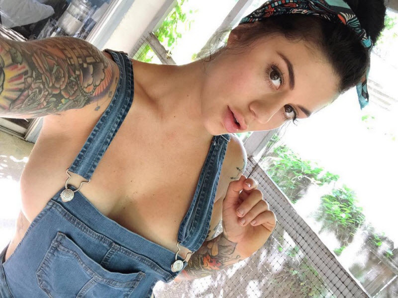 Sideboobs: грудь сбоку