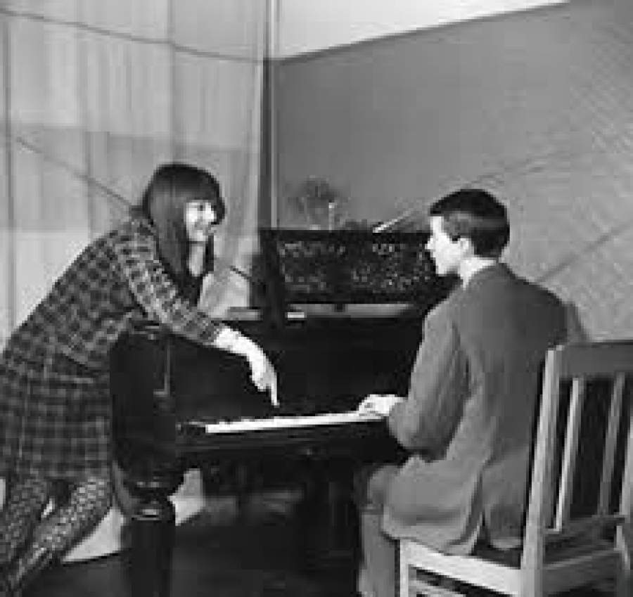 Ранние и непродолжительные браки советских знаменитостей Ранние и непродолжительные браки советских знаменитостей