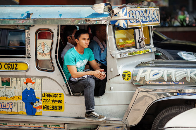 Яркие джипни филиппинцев Яркие джипни филиппинцев