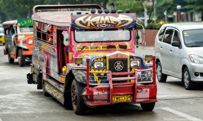 Яркие джипни филиппинцев Яркие джипни филиппинцев