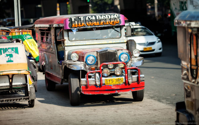 Яркие джипни филиппинцев Яркие джипни филиппинцев