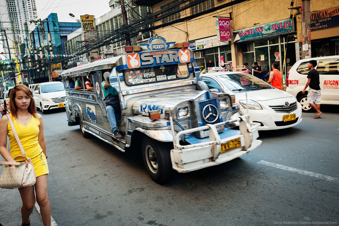 Яркие джипни филиппинцев Яркие джипни филиппинцев
