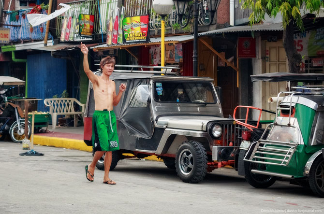 Яркие джипни филиппинцев Яркие джипни филиппинцев