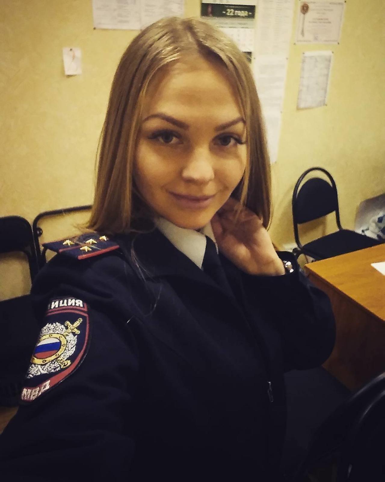 Арестуйте меня полностью: знойные красотки в рядах МВД РФ