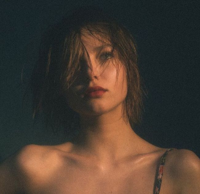 Алеся Кафельникова в смелой фотосессии Алеся Кафельникова в смелой фотосессии
