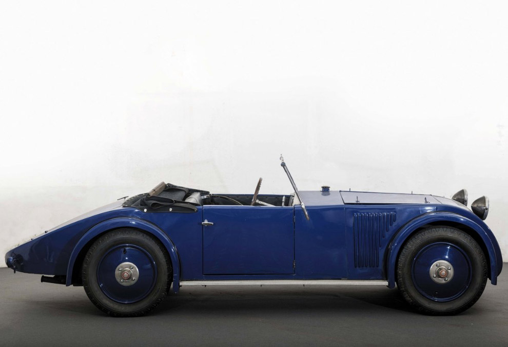 Прогулка по выставке ретромобилей в Париже