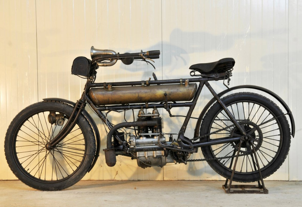 Прогулка по выставке ретромобилей в Париже