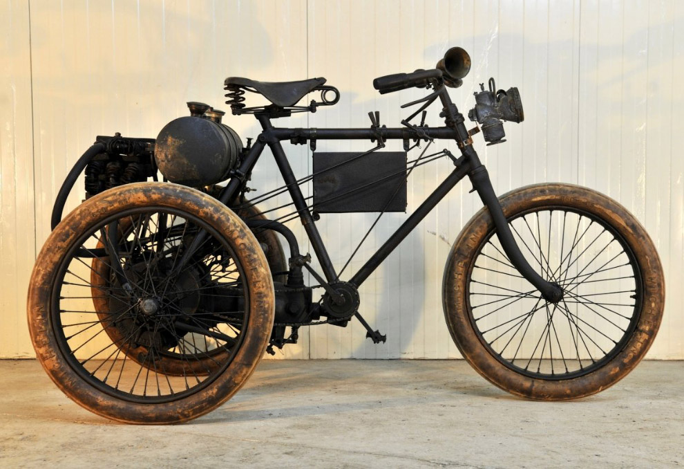 Прогулка по выставке ретромобилей в Париже