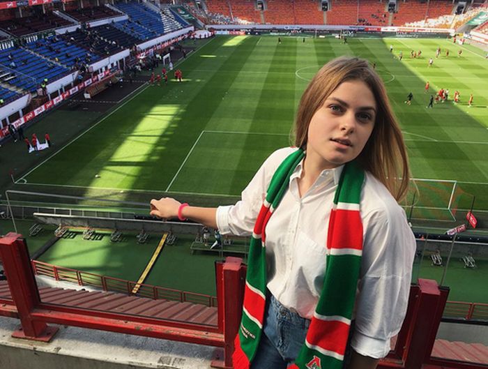 Девушки на футбольных матчах