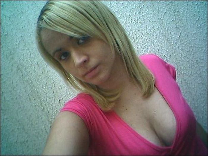 Красивые девушки и декольте