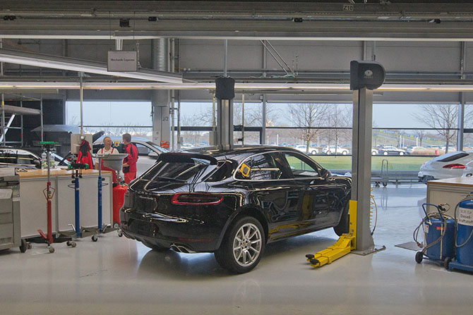 Экскурсия по идеальному производству автомобилей в Лейпциге