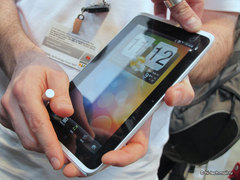 Первый взгляд на HTC Flyer: главная новинка MWC2011