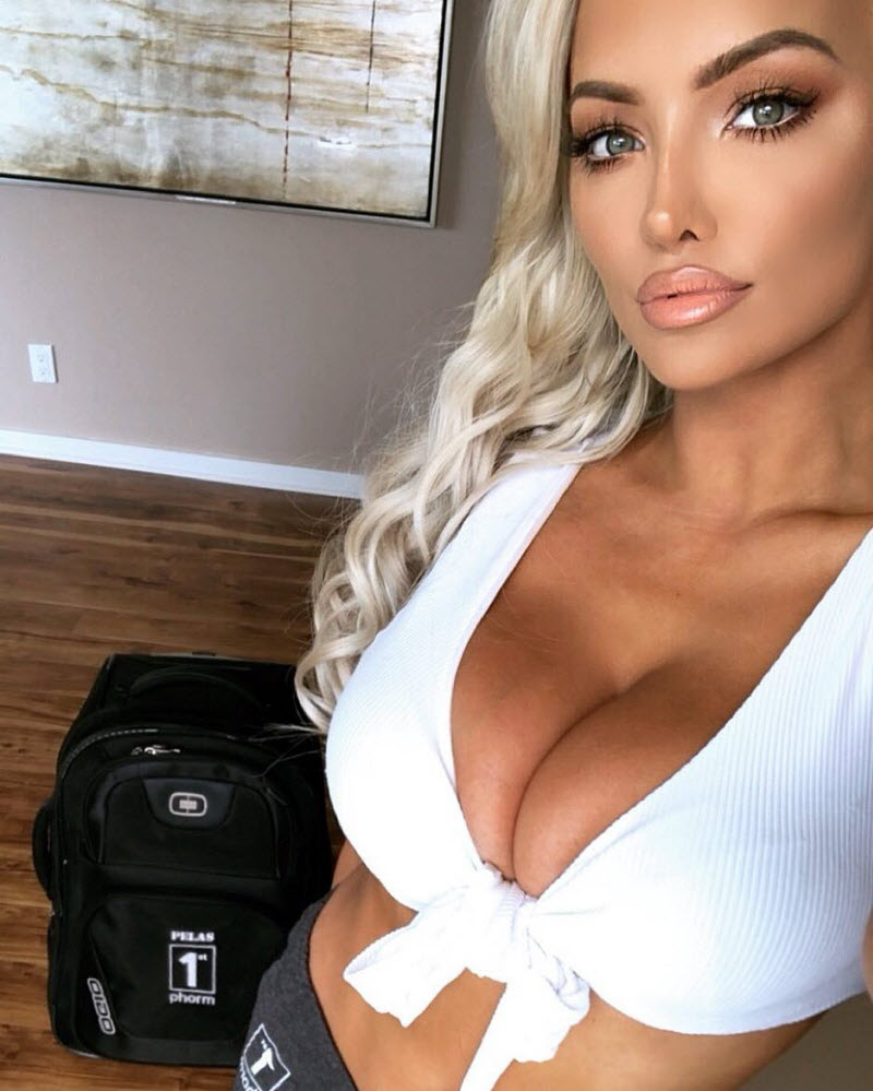 Линдси Пелас на фото из Instagram