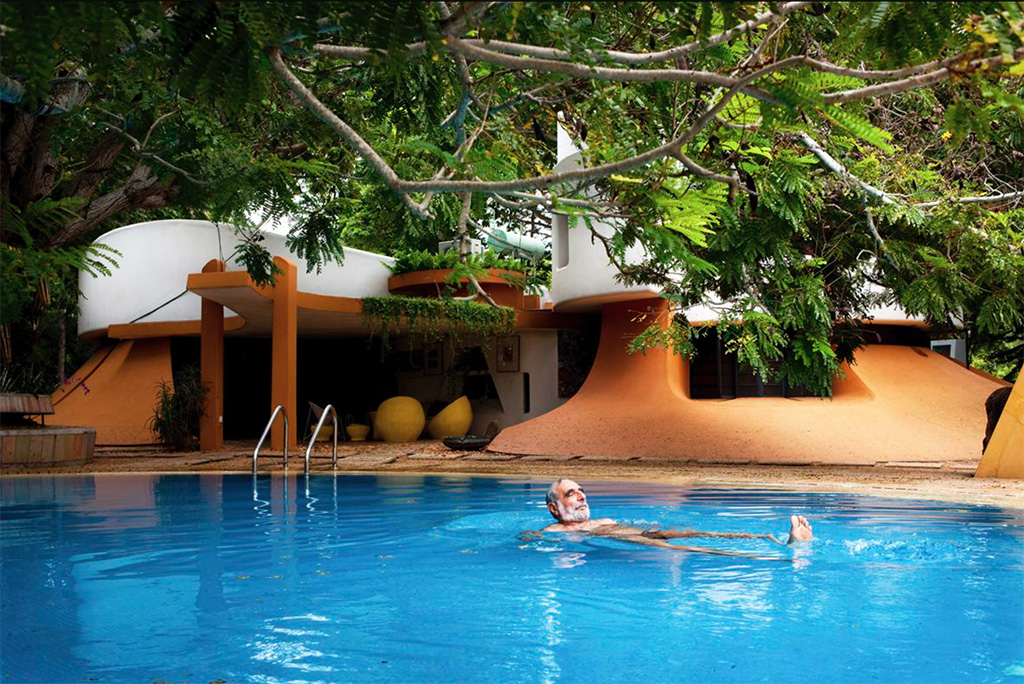 Город без политики, религии и национальности Город без политики, религии и национальности