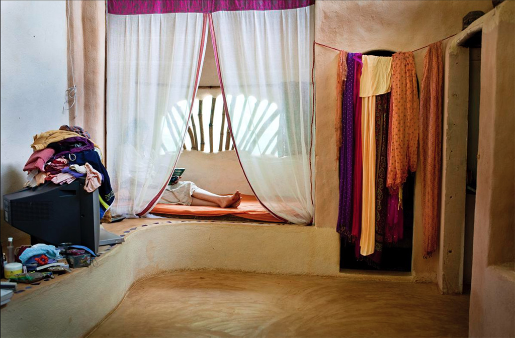 Город без политики, религии и национальности Город без политики, религии и национальности