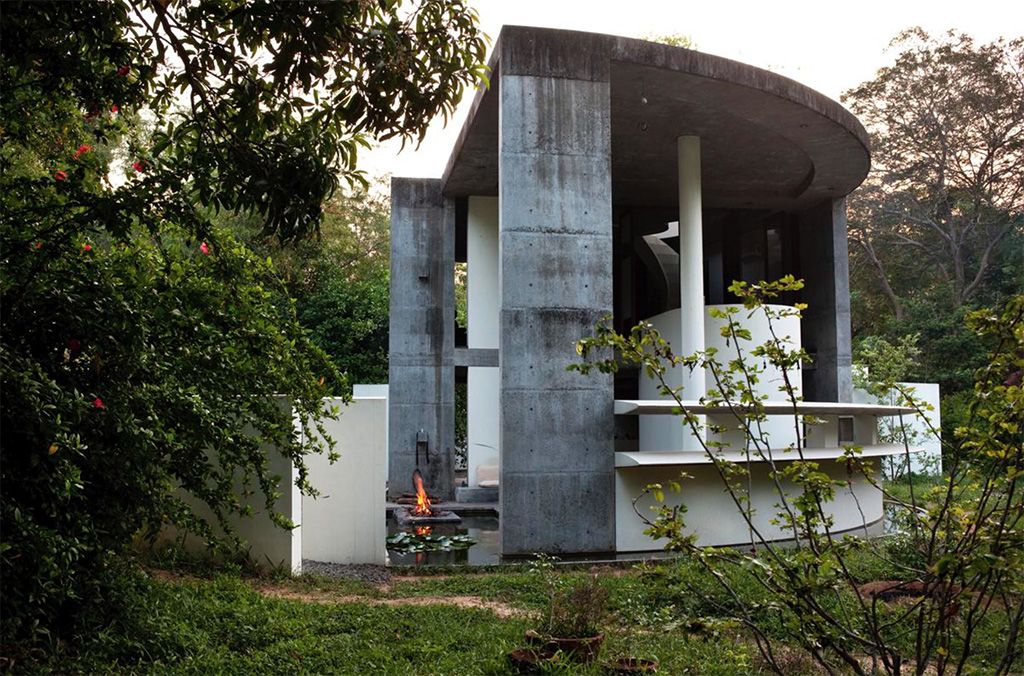 Город без политики, религии и национальности Город без политики, религии и национальности